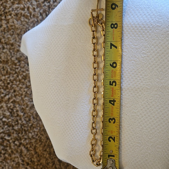 Elegant Gold Tone By Victoria Emerson Chain Necklace with Cross Pendant - Picture 4 of 4